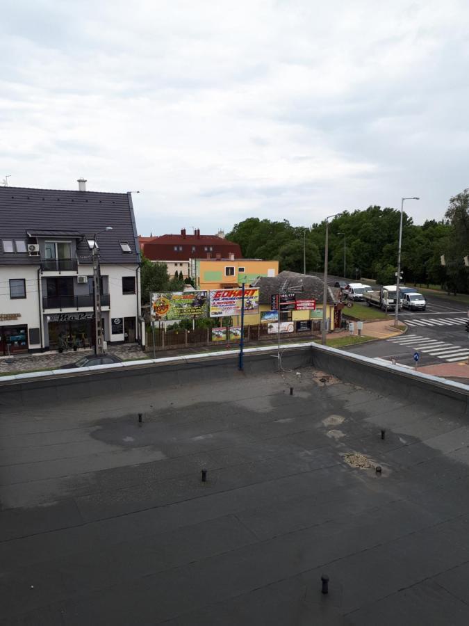 Zoeld Beka Hoforras Apartman Hajdúszoboszló Buitenkant foto